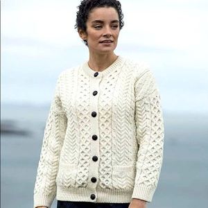 Aran Irish women’s cardigan in Large. Excellent pre-worn condition.